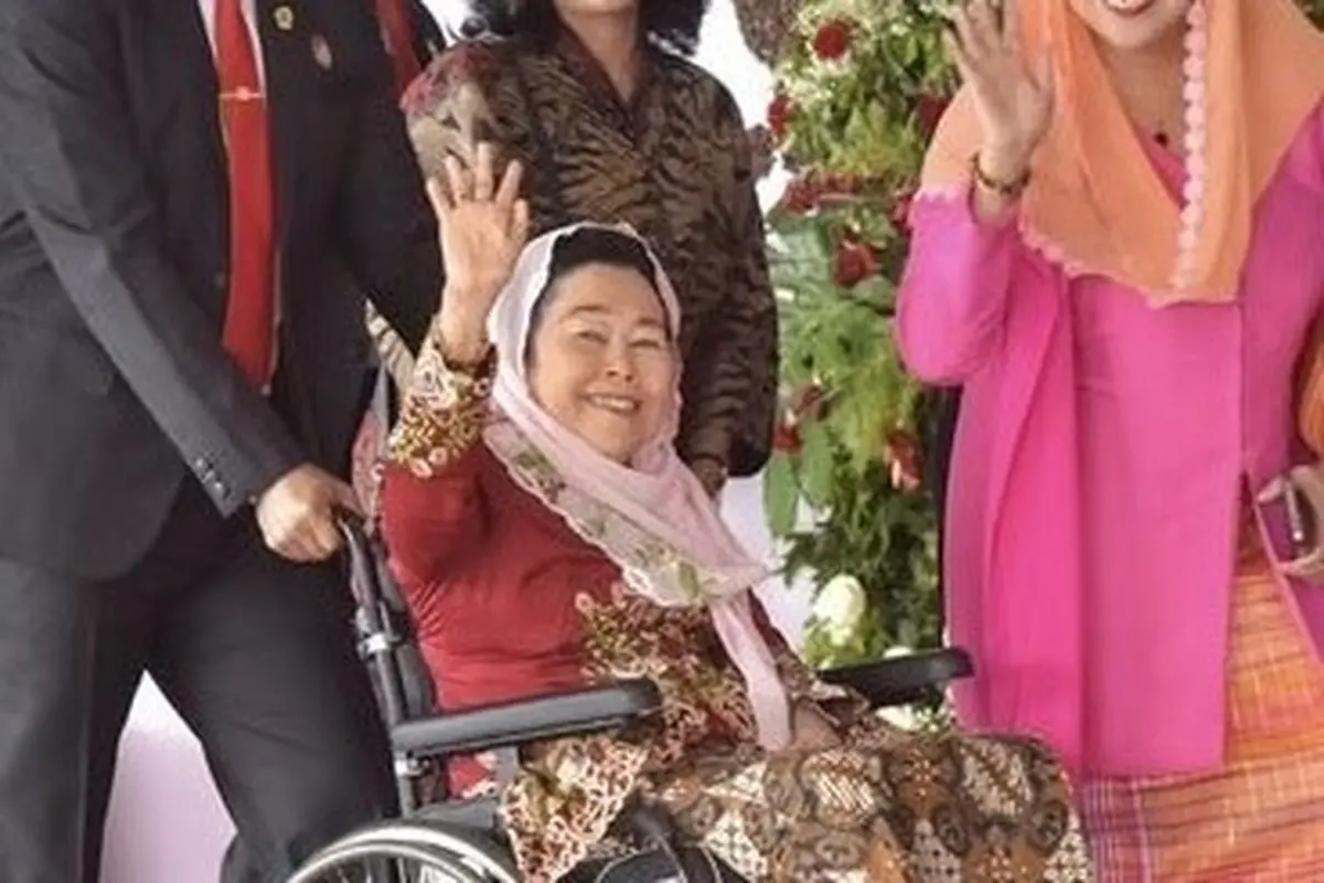Penampilan Ibu Pejabat Hadir si Sidang MPR/DPR RI