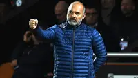 Pascal Dupraz yang menjadi pelatih Saint-Etienne musim 2021/2022, dilaporkan pernah meminta para pemain muslimnya untuk tidak berpuasa selama bulan Ramadan menyusul kekalahan yang mereka alami di Ligue 1 2021/2022 dengan skor 6-2. (AFP/Fred Tanneau)