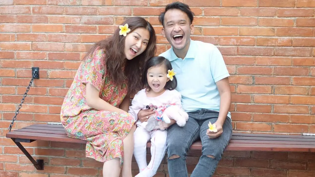 [Bintang] Sarwendah ke Hongkong