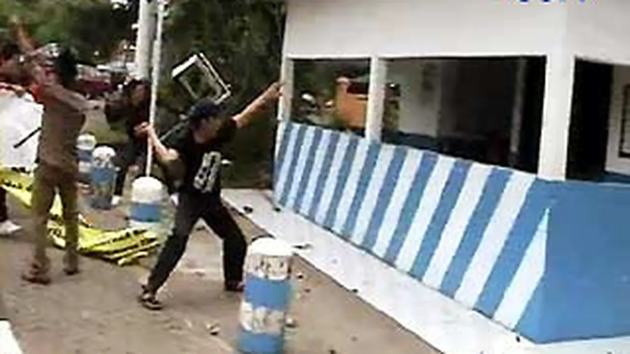 100304canarki-makasar.jpg