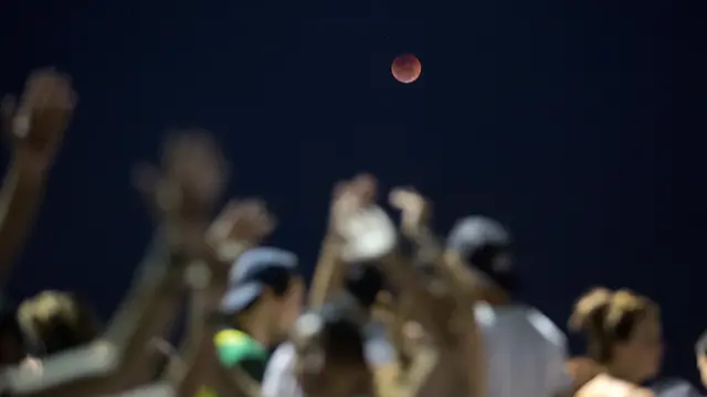 Gerhana Bulan Total di Berbagai Negara