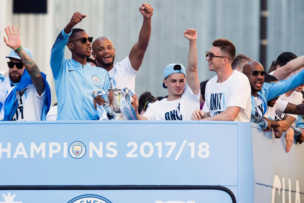 Manchester City Berpesta Rayakan Gelar Juara Liga Inggris
