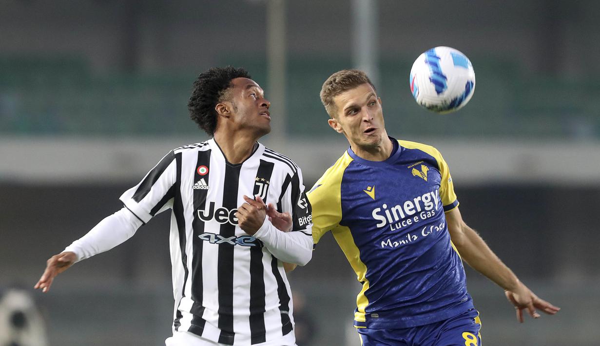 Tuan rumah mencetak dua gol melalui Giovanni Simeone. Sementara Juventus cuma bisa membalas melalui sepakan Weston McKennie. (Paola Garbuio/LaPresse via AP)