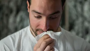 Menangis Tak Cuma Bikin Mata Berair, Hidung Juga Bisa Mampet