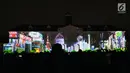 Salah satu pertunjukan projection mapping yang menggambarkan kondisi kota Jakarta di Museum Fatahillah, Jumat (19/1). Pertunjukan ini menandai rangkaian kegiatan perayaan 60 tahun hubungan diplomatik Indonesia-Jepang. (Liputan6.com/Helmi Fithriansyah)