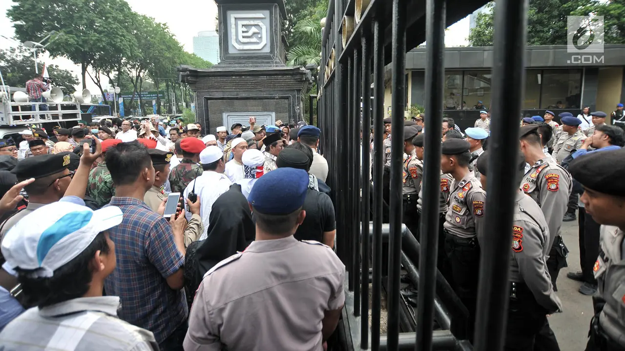 Alumni 212 Kawal Pemeriksaan Amien Rais di Polda Metro Jaya