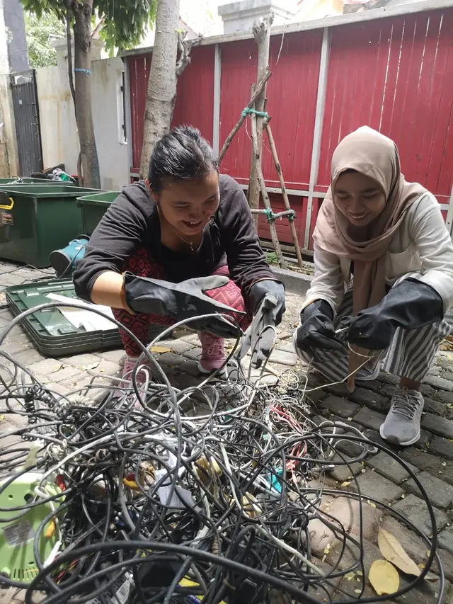 [FIMELA] Komunitas EwasteRJ, Peduli Sampah Elektronik Sejak Dini