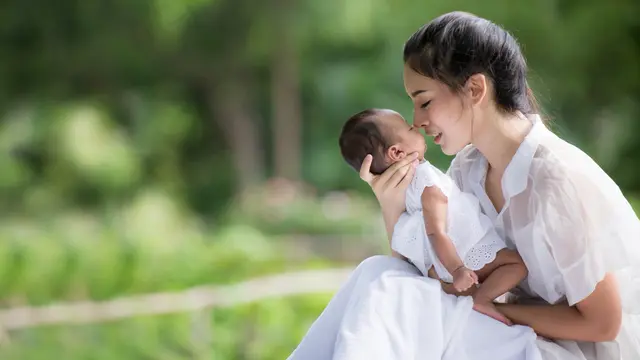 Stimulasi Penglihatan Bayi Baru Lahir