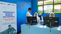 BRI Salurkan Bantuan Teknologi Informasi dan Akses Internet ke SMPN 6 Bayan Lombok