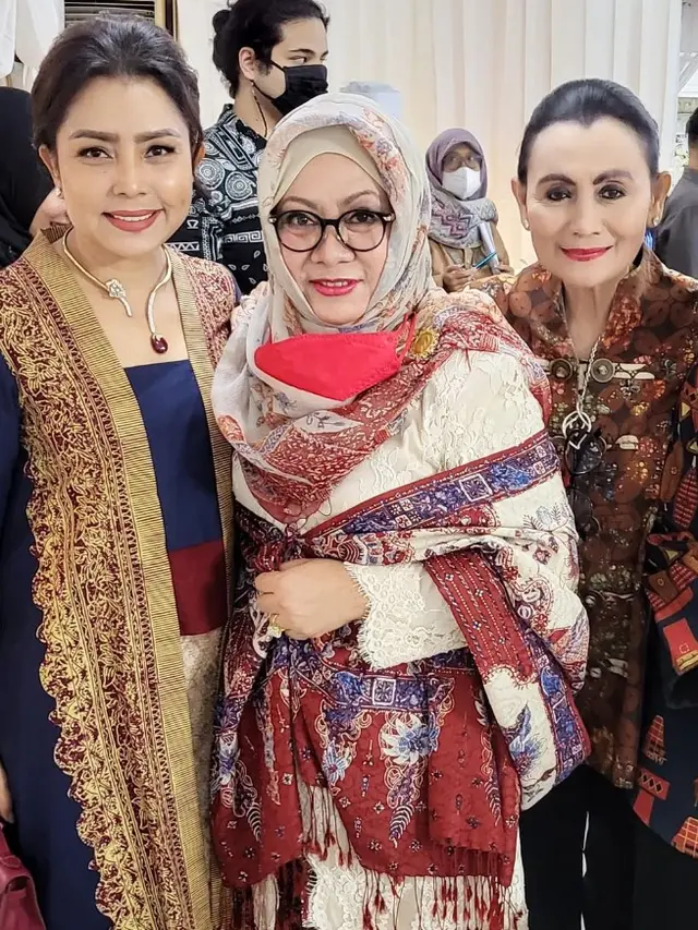 Mayangsari dan keluarga Cendana (Instagram/mayangsari_official)