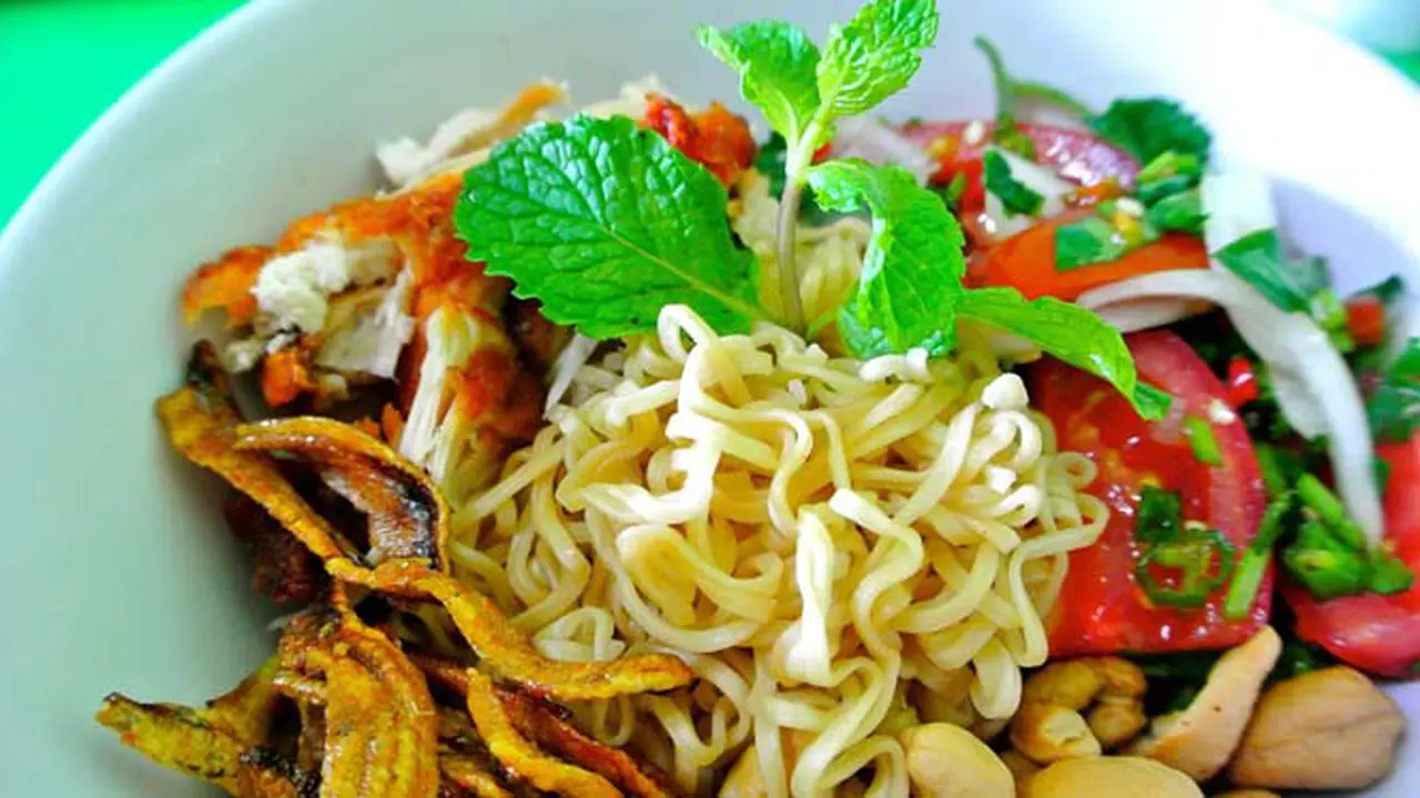  5 Cara Mudah Membuat Mie Instan Jadi Makanan Sehat