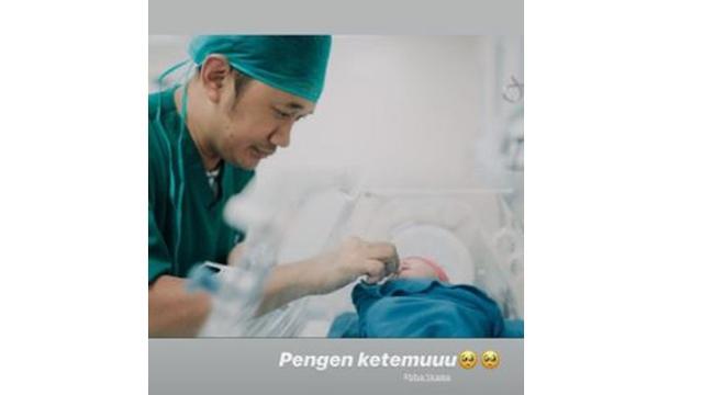 Belum Bertemu Bayinya Usai Melahirkan, Ini 6 Potret Terbaru Zaskia Adya Mecca