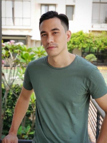 Darius Sinathrya Dan 7 Artis Pria Yang Sering Disebut Hot Daddy News Entertainment Fimela Com