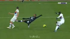 Pemain andalan Bordeaux Malcom melakukan diving yang memalukan dan sukses mengelabui kiper saat timnya menang 3-1 atas Lyon dalam ...