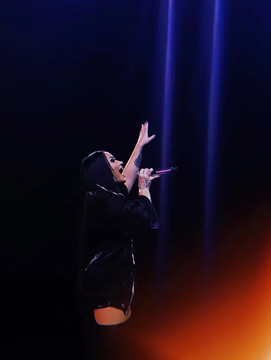 Demi Lovato mengalami overdosis satu bulan setelah merilis single yang menyatakan ia kembali mengonsumsi alkohol. (instagram/ddlovato)