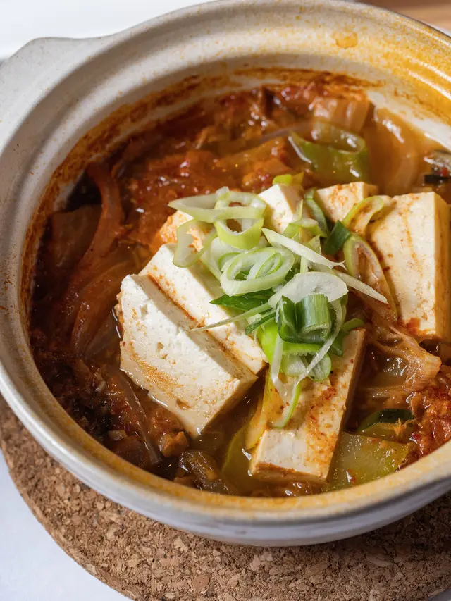 Resep Kimchi Jjigae ala Korea, Gurih, Segar, dan Mudah Dibuat di Rumah