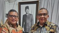 Sekjen PDIP Hasto Kristiyanto dan Sekjen Partai Bulan Bintang Afriansyah Noor, melakukan pertemuan tertutup di sekitar kawasan Menteng, Jakarta Pusat pada Rabu (25/1/2023) malam. (Dok. Liputan6.com/Delvira Hutabarat).