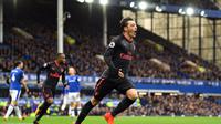 Mesut Ozil tampil apik ketika Arsenal menumbangkan Everton di Goodison Park. (doc. Arsenal FC)