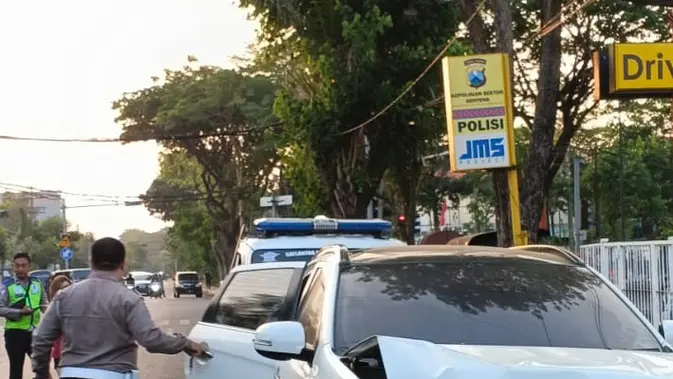 Detik-Detik Pengemudi Outlander Mabuk Tabrakan Beruntun Hingga Satu Orang Tewas
