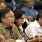 Menteri PPN/Kepala Bappenas Bambang Brodjonegoro bersama Menteri Keuangan Sri Mulyani, Menkumham Yasonna Laoly, dan Gubernur Bank Indonesia (BI) Perry Warjiyo saat rapat kerja dengan Banggar DPR, Jakarta, Selasa (4/9). (Liputan6.com/JohanTallo)