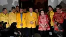 Ketua umum Partai Golkar versi Munas Ancol, Agung Laksono melanjutkan safari politinya ke kediaman Megawati Soekarnoputri, Menteng, Jakarta, Senin (16/3/2015). (Liputan6.com/Johan Tallo)