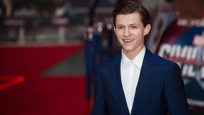 [Bintang] Tom Holland
