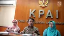 Ketua KPAI Susanto dan Komisioner KPAI Margaret Aliyatul Maimunah memberikan keterangan pers di Gedung KPAI, Jakarta, Jumat (22/9). (Liputan6.com/Faizal Fanani)