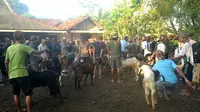 Salah satu ritual dalam tradisi Punggahan anak putu di Panembahan Banokeling, Pekuncen, Jatilawang, Banyumas. (Foto: Liputan6.com/Muhamad Ridlo).