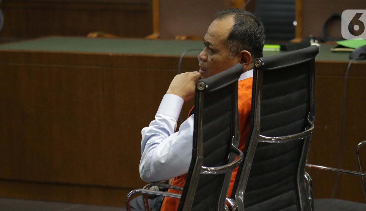 Terdakwa kasus dugaan kepemilikan senjata api illegal, Habil Marati saat menjalani sidang lanjutan di Pengadilan Negeri Jakarta Pusat, Kamis (10/10/2019). Sidang beragendakan pembacaan tanggapan JPU atas eksepsi yang dibacakan terdakwa dan penasehat hukum terdakwa. (Liputan6.com/Helmi Fithriansyah)