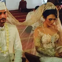 Pernikahan Reza Pahlevi dan Astrilika Lintong pada Jumat (28/8/2015) (Altov Johar/Bintang.com)