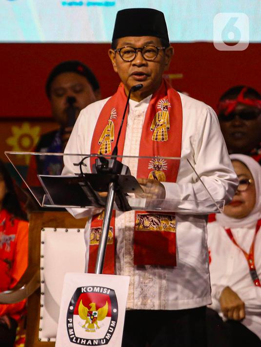 Calon gubernur DKI Jakarta nomor urut tiga Pramono Anung saat debat kedua Pemilihan Gubernur DKI Jakarta pada Pemilihan Kepala Daerah (Pilkada) Serentak 2024 di Beach City International Stadium, kawasan wisata Ancol, Jakarta Utara, Minggu (27/10/2024). (Liputan6.com/Angga Yuniar)