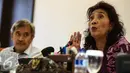 Menteri Susi Pudjiastuti menjelaskan terkait Reklamasi Teluk Benoa, Percepatan Pembangunan Natuna serta info terbaru kebijakan Kementerian Kelautan dan Perikanan lainnya, Jakarta, Selasa (26/7). (Liputan6.com/Faizal Fanani)