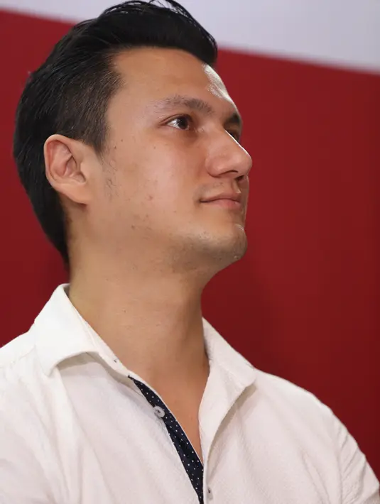 Lantai 2 menjadi pilihan Christian Sugiono untuk kamar tidur si buah hati dan juga sebagai tempat kumpul keluarga. Namun Christian Sugiono dan Titi Kamal tidak ingin berlebihan dalam mendekorasinya. (Andy Masela/Bintang.com)