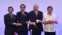 Sultan Brunei Darussalam Sultan Hassanal Bolkiah, Presiden Jokowi, Perdana Menteri Malaysia Najib Tun Razak, dan Presiden Filipina Duterte dalam pertemuan BIMP-EAGA di Manila, Filipina. (Biro Pers, Media dan Informasi Sekretariat Presiden)