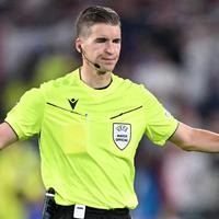 5 Wasit Terbaik Pada 2025: Pengikut Jejak Pierluigi Collina, Ada yang Bikin Fans Timnas Indonesia Terluka