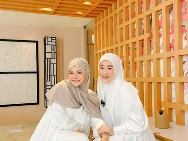 Kebersamaan Larissa Chou dan Mawar AFI sebelum berangkat umrah bersama. (Foto: Instagram/ mysamawar)