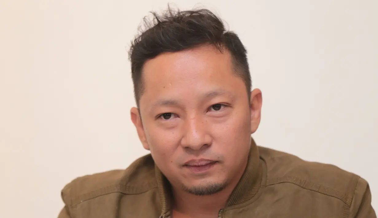 "Kendala utama sih bahasa. Karena bahasa yang aku pelajari di sini sama pas dipakai di sana beda banget. Malah orang sana enggak ngerti pas aku ngomong," kata Ringgo Agus Rahman di Senopati, Rabu (15/11) dilansir dari Liputan6. (Adrian Putra/Bintang.com)