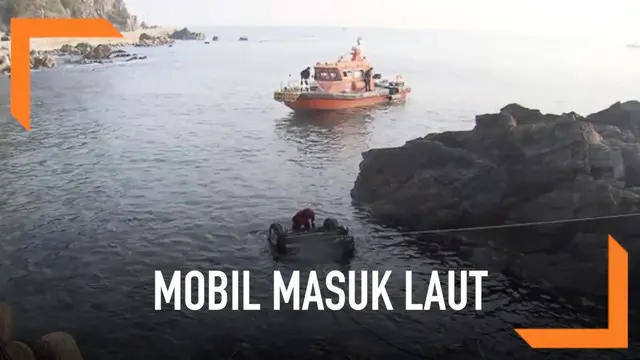 VIDEO: Mobil Terjun ke Laut, 5 Calon Mahasiswa Tewas