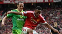 Tinggalkan MU, Bek Ini Dibayangi Penyesalan
