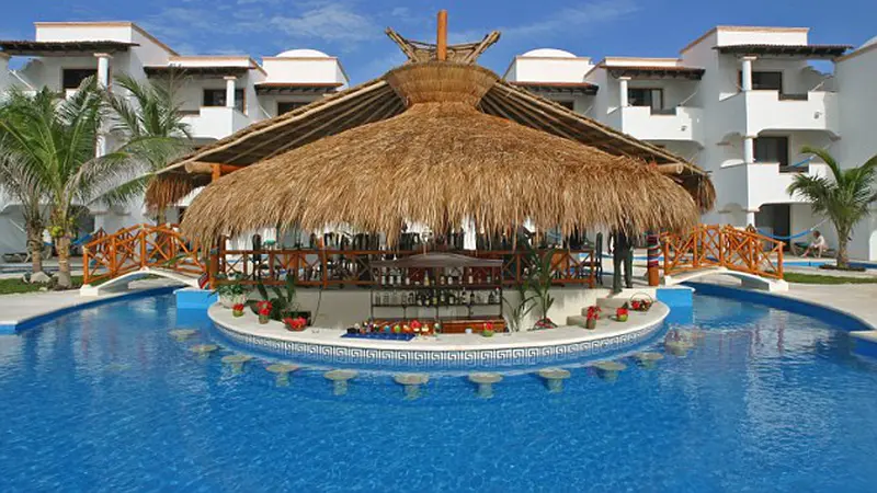Resort Mewah di Meksiko Bebaskan Tamunya Bugil