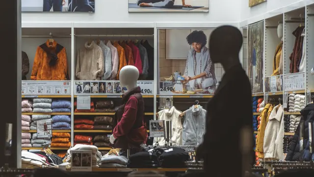 Nama Uniqlo sendiri merupakan singkatan dari "Unique Clothing."