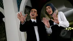 Alika dan Vidi Aldiano saat melakukan syuting di kawasan masjid Al-Bina Senayan, Jakarta, Kamis, (9/4/2015). Alika akan merilis single religi berjudul "Akhirnya" feat Vidi Aldiano. (Liputan6.com/Faisal R Syam)
