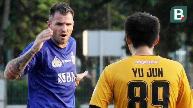 Pelatih Bhayangkara Fc, Simon McMenemy