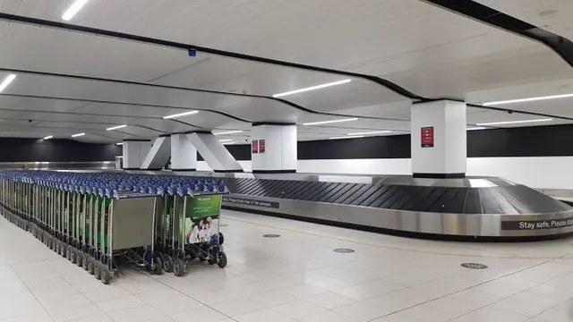 Suasana bandar udara di Melbourne yang jauh sangat sepi dibandingkan biasanya, karena masih ditutupnya perbatasan internasional. (Koleksi pribadi)