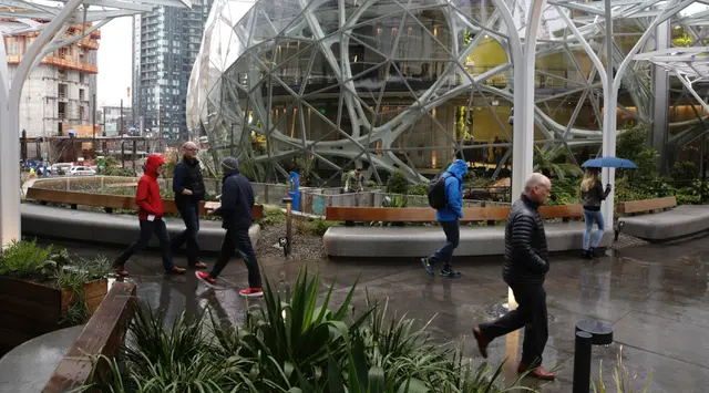 Amazon Kembangkan AI Secara Masif