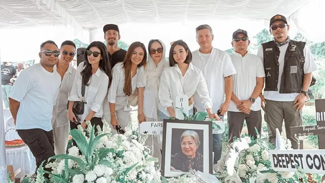 Gisel hadir di pemakaman mantan ibu mertua
