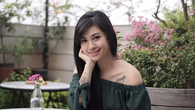 Julia Perez