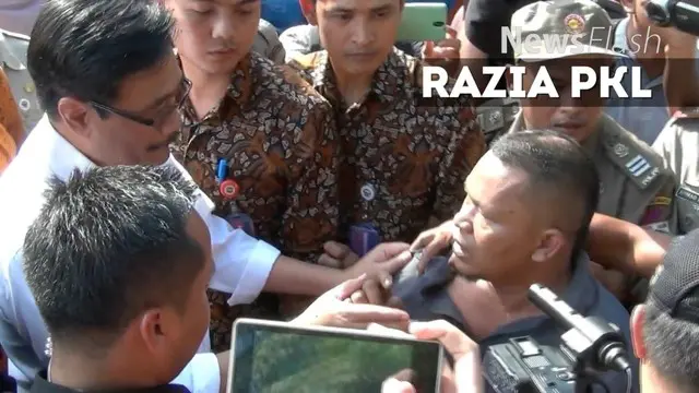 Wakil Gubernur Provinsi DKI Jakarta Djarot Syaiful Hidayat mendadak mendatangi kantor kecamatan Taman Sari. Usai mengecek situasi di kecamatan tersebut, ia melakukan razia pedagang kaki lima (PKL) di dekat Stasiun Beos, Kota Tua, Jakarta Barat.