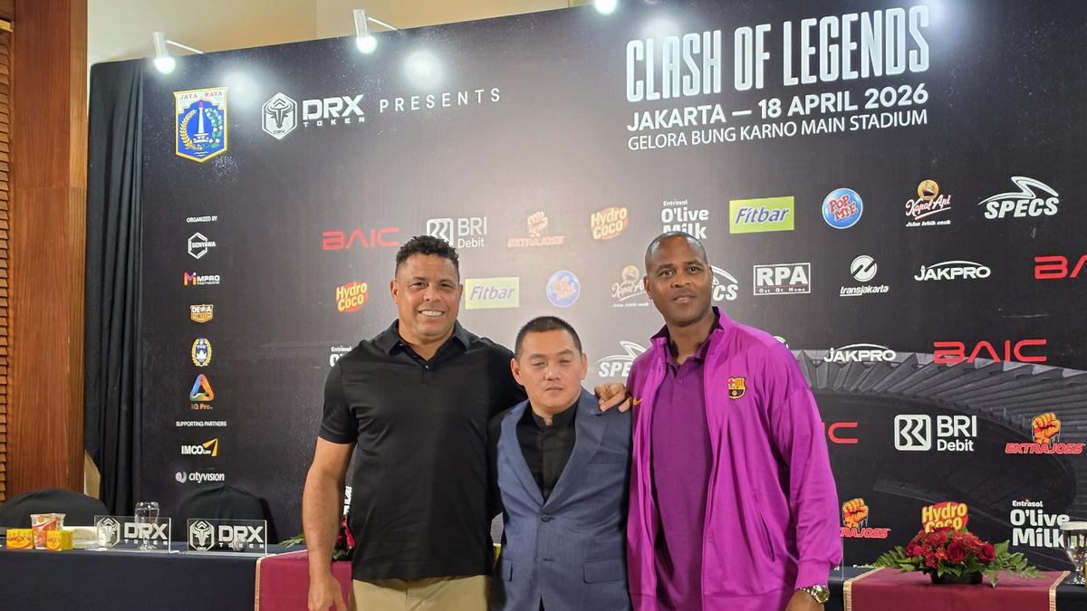 Kembali ke Indonesia, Kluivert Menyesal Tak Jadi Turun di Clash of Legends 2026