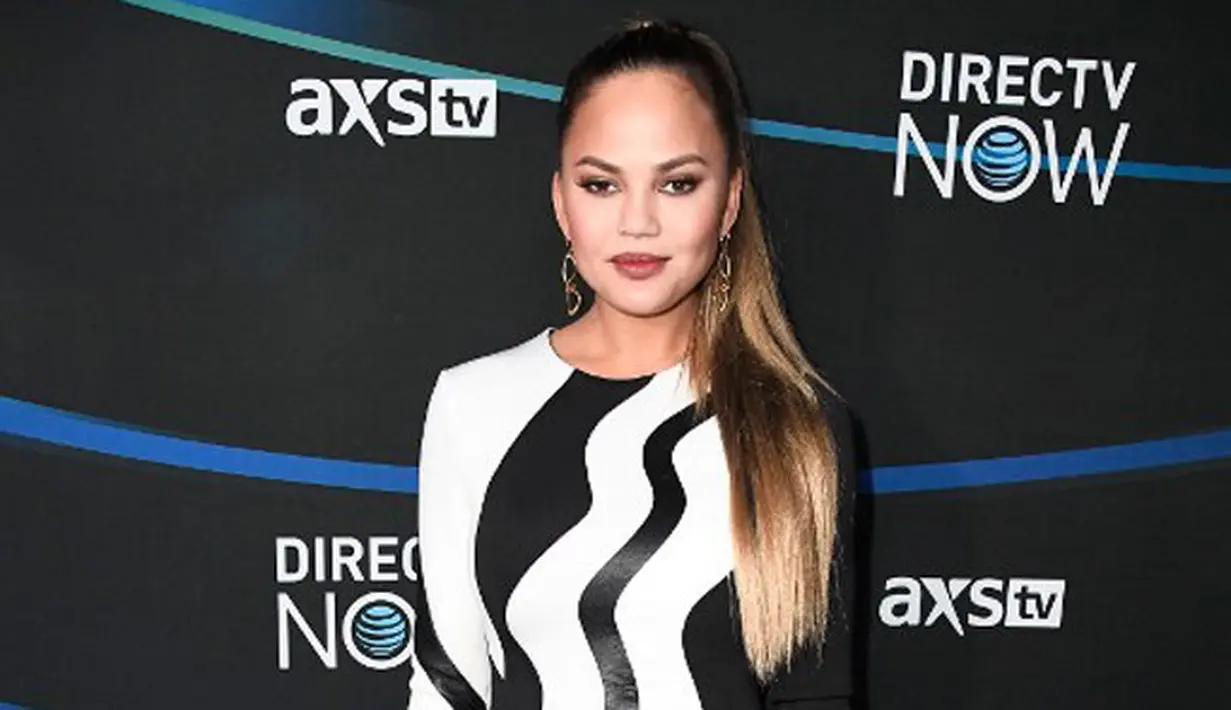 Di video yang dilakukan saat live di Facebook, Legend  mengatakan bagian terpenting dan paling membahagiakan dari turnya kali ini adalah lantaran keluarganya yang ikut hadir di dalamnya. (AFP/Bintang.com)